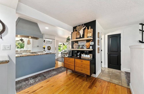 Meridian House | Private Pool, Family Friendly Indoor/outdoor spacious beautiful outdoor areas
