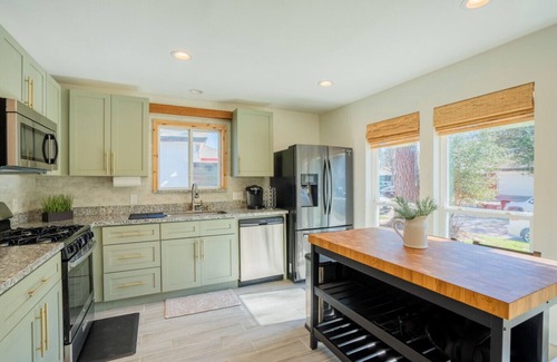 Spring House | Private Pool, Patio & More!