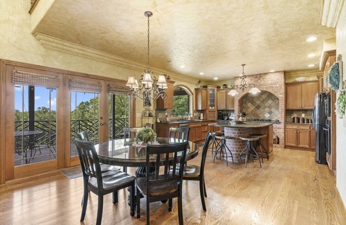 Branson House | Private Pool, Pickleball Ct, Mini Golf, Fire Pit