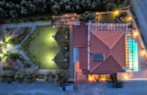 Tavronitis Villa | Private pool★ Stone Villa ★Walking diistance to Beach & Taverna & Supermarket