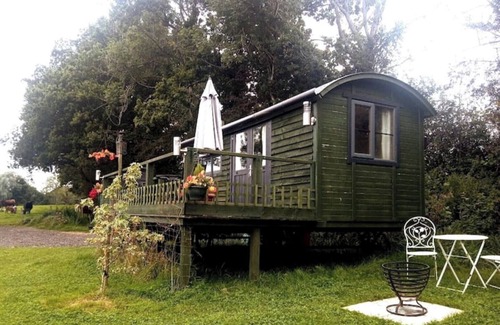 Hadlow Down House | Private, quiet en-suite hut, glorious views to South Downs, wild swimming.
