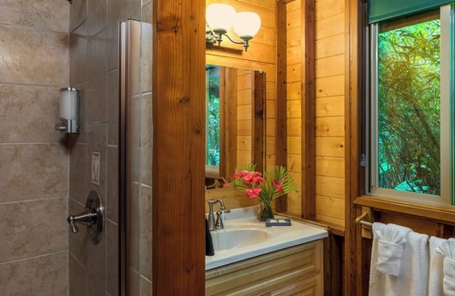Volcano Bed & Breakfast | Private Rainforest Retreat in Volcano Village