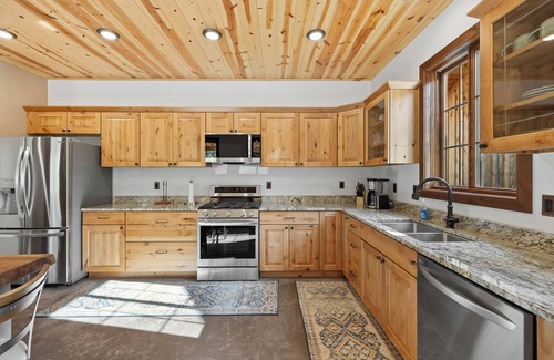 Rapid City Cabin | Private retreat, new hottub, peaceful views, and perfectly located to explore