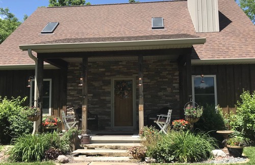 Pilot Grove House | Private Retreat On 100 Acres -Outdoor HOT TUB. Reconnect with nature.