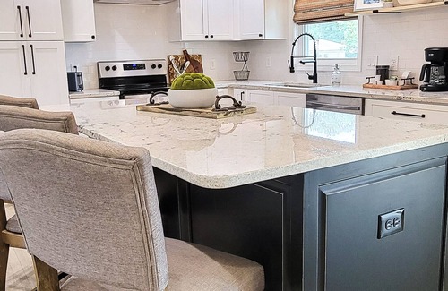 Flowery Branch House | Private Retreat - Close to Lake Lanier and Road Atlanta