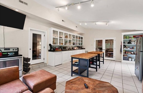 Southern Pines House | Private Room & Bathroom in Southern Pines with WiFi, AC