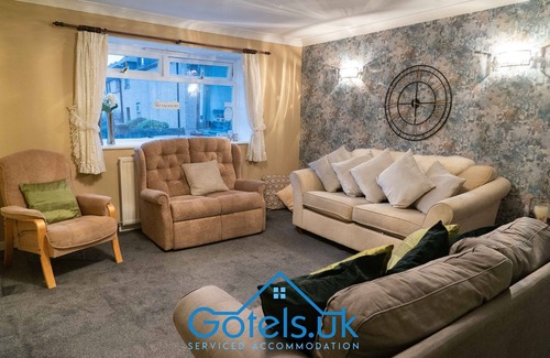 Huntly Apartment | ⭐ Private Room Flora⭐ 3 Guests, Roof Terrace, Free Wifi ❤️