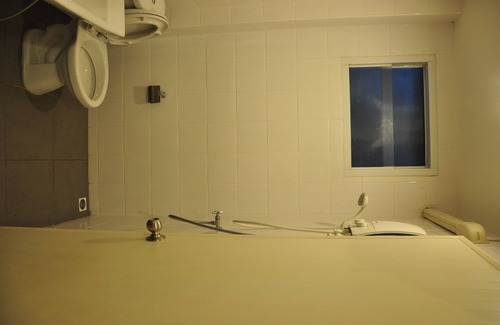 Saphan Sung House | Private Room in Ramkamhaeng 118, includes airport transport & personal training