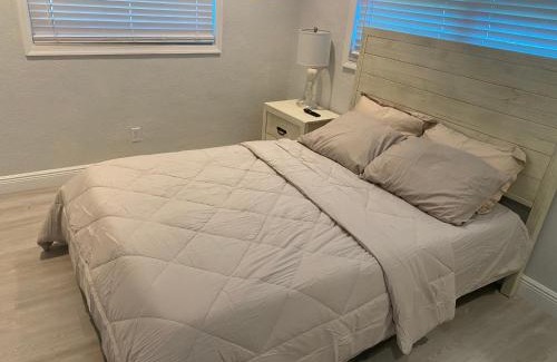 Fort Lauderdale House | Private Room in Spacious 3-Bedroom Home