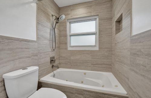 Fort Lauderdale House | Private Room in Spacious 3-Bedroom Home