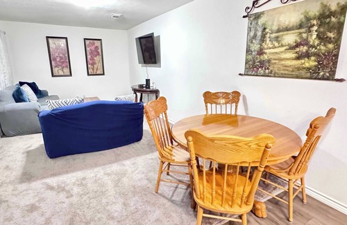 Port Arthur House | Private Room in Spacious 4 BR Home for Professionals