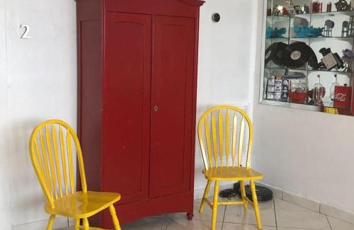 Coral Way House | Private Room in the Heart of Calle Ocho