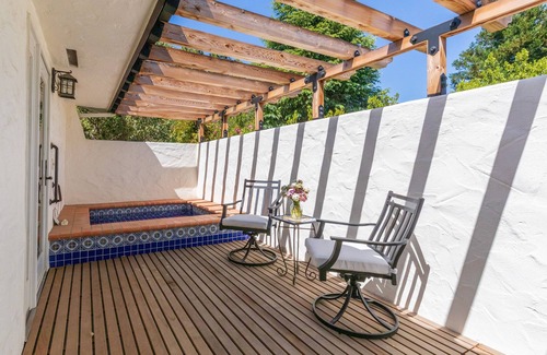 Solvang House | PRIVATE ROOM w/Private Gated Jacuzzi & Garden in Downtown Los Olivos Escape