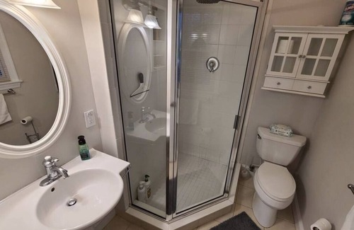 Fairland House | Private room with it own entrance and full bathroom