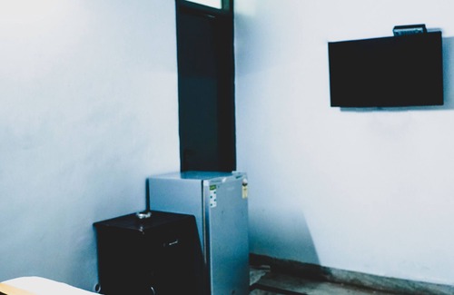 Hauz Khas Village Bed & Breakfast | PRIVATE ROOMS IN HAUZ KHAZ