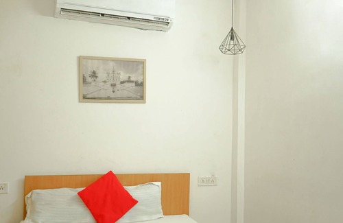 Lajpat Nagar Bed & Breakfast | private rooms in lajpath nagar