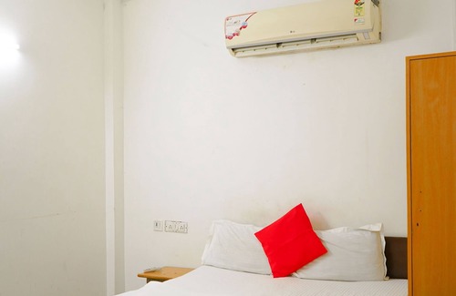 Lajpat Nagar Bed & Breakfast | private rooms in lajpath nagar