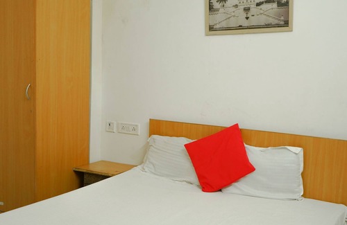 Lajpat Nagar Bed & Breakfast | private rooms in lajpath nagar