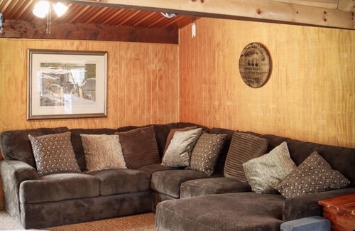 Stow Cabin | Private Rustic Venue with Cabins