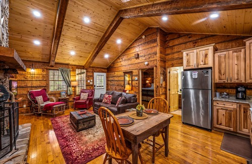 Townsend Cabin | Private, Serene Mountain Cabin Near the Park with Pool and Fitness Access