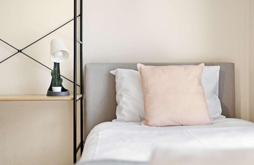 Milperra House | Private Single Room - Centrally Located at Milperra - Shared Bathroom