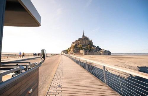 Pontorson House | Private Spa and Garden 10 min from Mont St-Michel