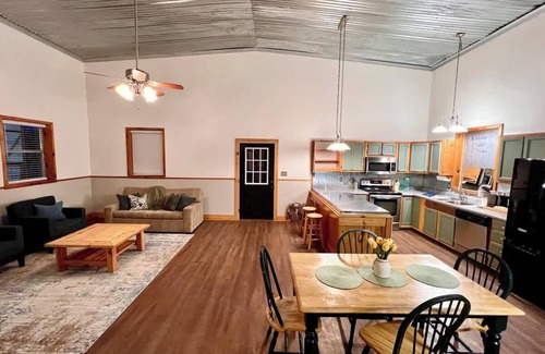 Burnet Apartment | Private Spacious Barndominium