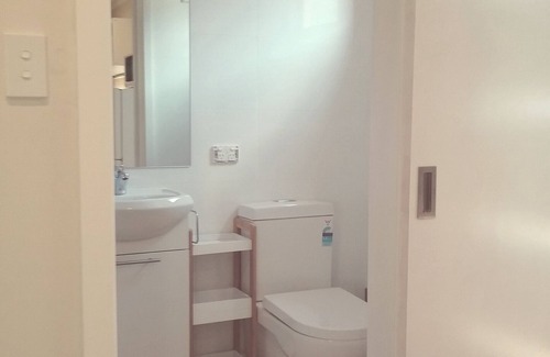Green Head Apartment | Private Studio Accomodation. Fully self contained with private outdoor living.