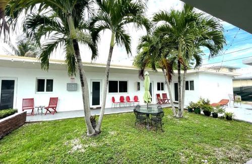 Coral Way Apartment | Private Studio blocks from Coconut Grove