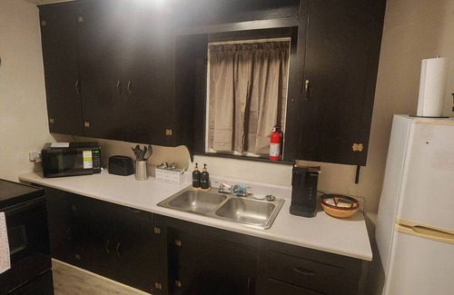 San Angelo House | Private Studio: Cozy & Efficient