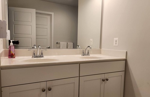 Wheaton-Glenmont House | Private suite at Glenmont Metro