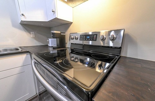 Grande Prairie House | Private Suite | Free WIFI | Smart TV | Long Stays