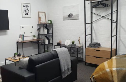 Preston House | Private Suite Plus Extras - Preston Central - 20mins to CBD