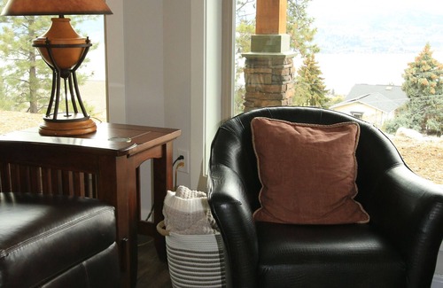 Okanagan-Similkameen Apartment | Private Suite with Amazing Lake View
