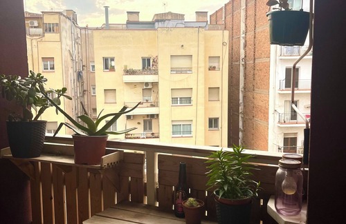 Navas Apartment | Private suite with bathroom : Sagrera