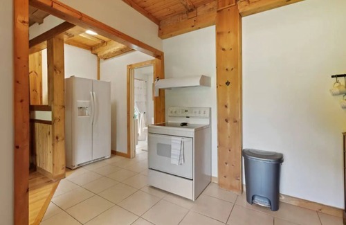 Rockbridge House | Private, unique log cabin with hot tub, 3 BR/2 bath