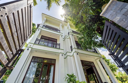 Tra Que Vegetable Village Villa | Private Villa 7BRs w/Amazing Pool & Garden