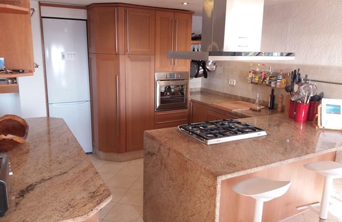 Calonge Villa | Private Villa, heated infinity pool, Jacuzzi & Sauna 3.5km from the sea.