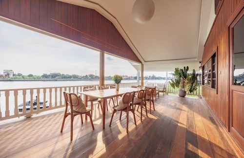 Pak Kret Villa | Private Villa