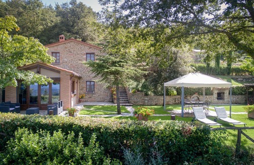 Pieve di Chio Villa | Private Villa with A/C, private pool, WIFI, TV, patio, panoramic view, parking, close to Cortona