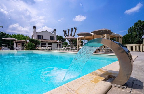 Dogana Villa | Private Villa with A/C, WIFI, hot tub, private pool, sauna, TV, patio, panoramic view, parking