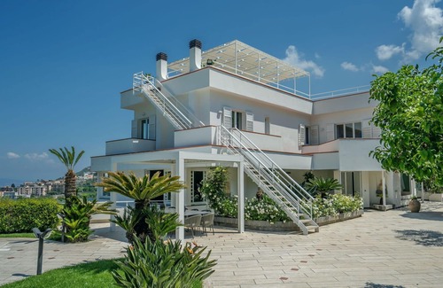 Seiano Villa | Private Villa with hot tub, WIFI, A/C, private pool, TV, terrace, panoramic view, close to Sorrento