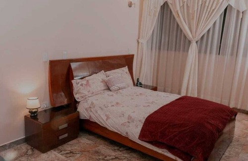Ibarra Villa | Private Villa with Jacuzzi and Heated outdoor Pool, Free Wifi, Free Parking