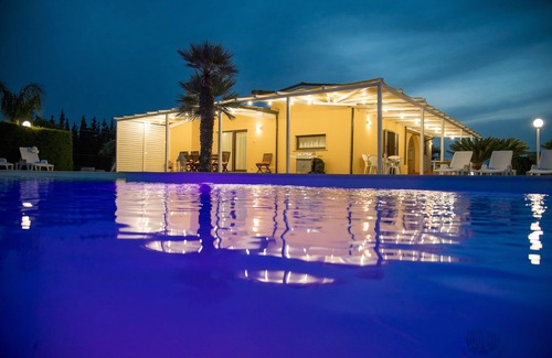 Melissano Villa | Private Villa with private pool, hot tub, WIFI, A/C, TV, patio, parking, close to Gallipoli