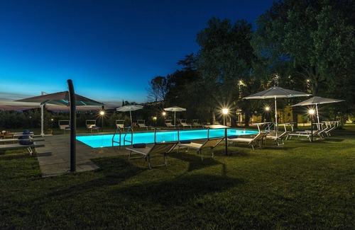 Cortona Villa | Private Villa with private pool, WIFI, A/C, hot tub, TV, patio, panoramic view, close to Cortona