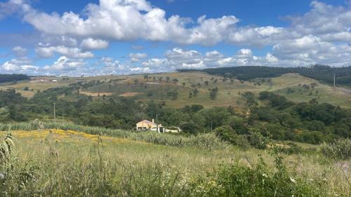 Mafra House | Private Villa with Pool & Jacuzzi, BBQ & Pizzaoven