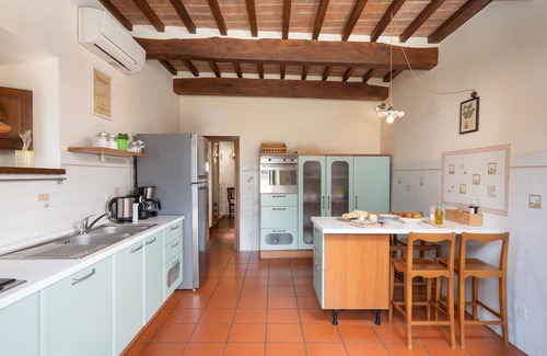 Subbiano Villa | Private Villa with WIFI, A/C, hot tub, private pool, TV, patio, panoramic view, close to Arezzo