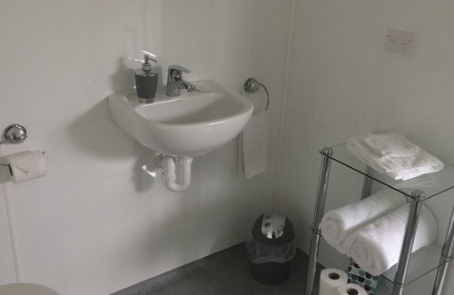 Paroa Apartment | Private warm studio with free wifi and breakfast