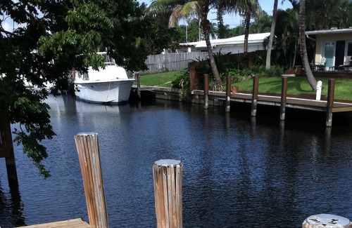 Lauderdale Isles House | Private Waterfall Pool, Large Lanai, Wifi, No MGMT Fees!
