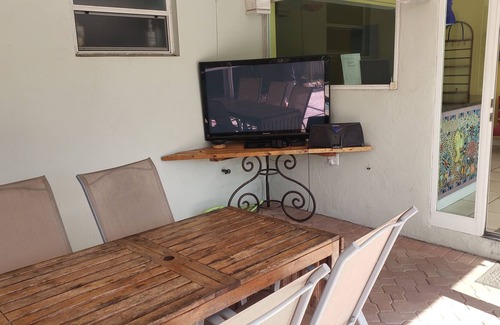 Lauderdale Isles House | Private Waterfall Pool, Large Lanai, Wifi, No MGMT Fees!